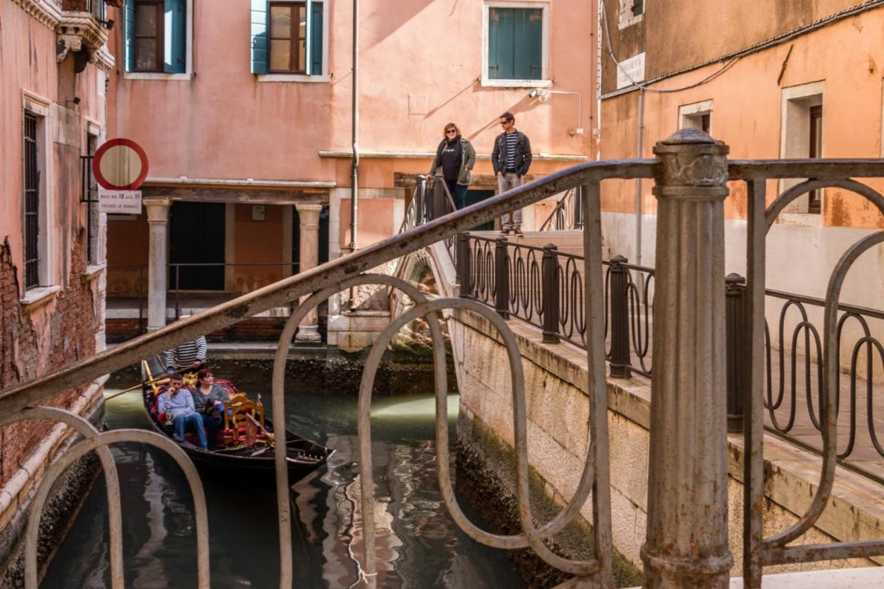 Fenice Backstage Over Canal Venise Extérieur photo